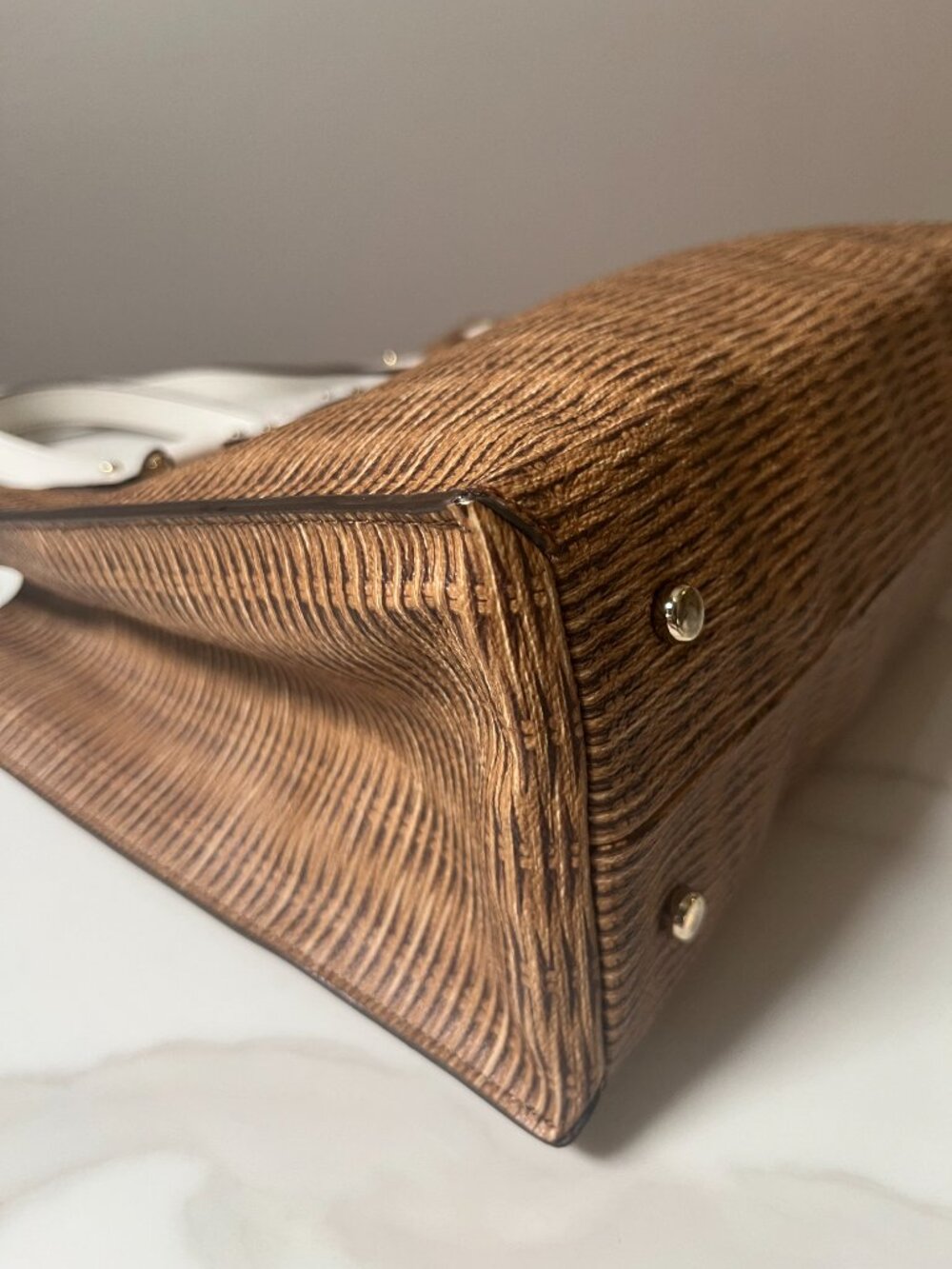 Kate Spade Pack a Picnic RARE Woodgrain Leather Structured Tote Storybook Lining - Picture 10 of 13
